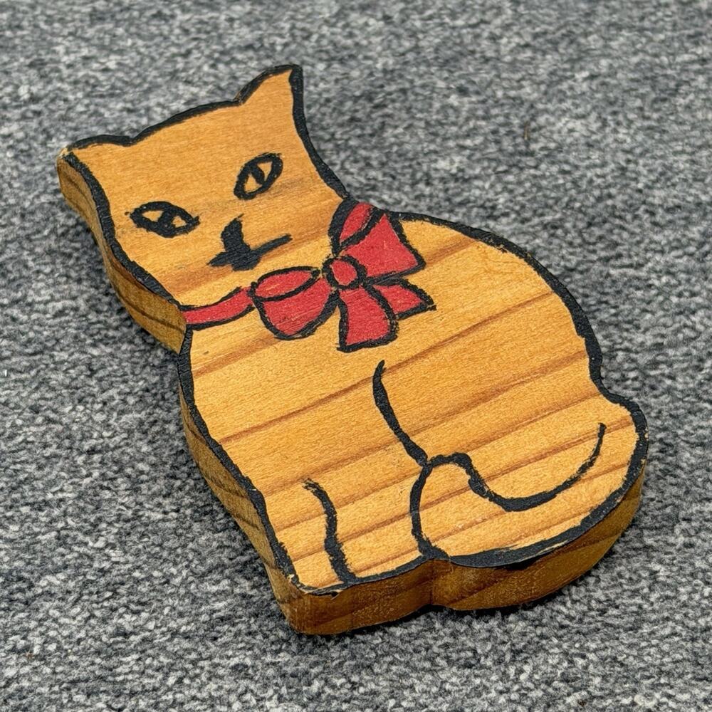 VTG Kitsch Silly Meme Cat Fridge Magnet Red Bow Grandmacore Decor Cute Cottage